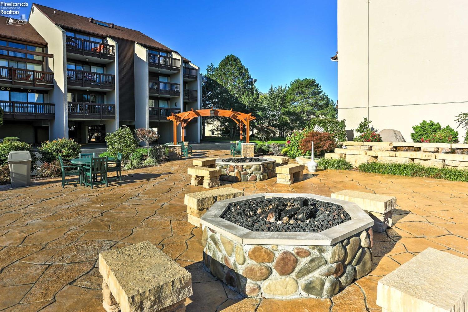 1801 E Perry Street 10