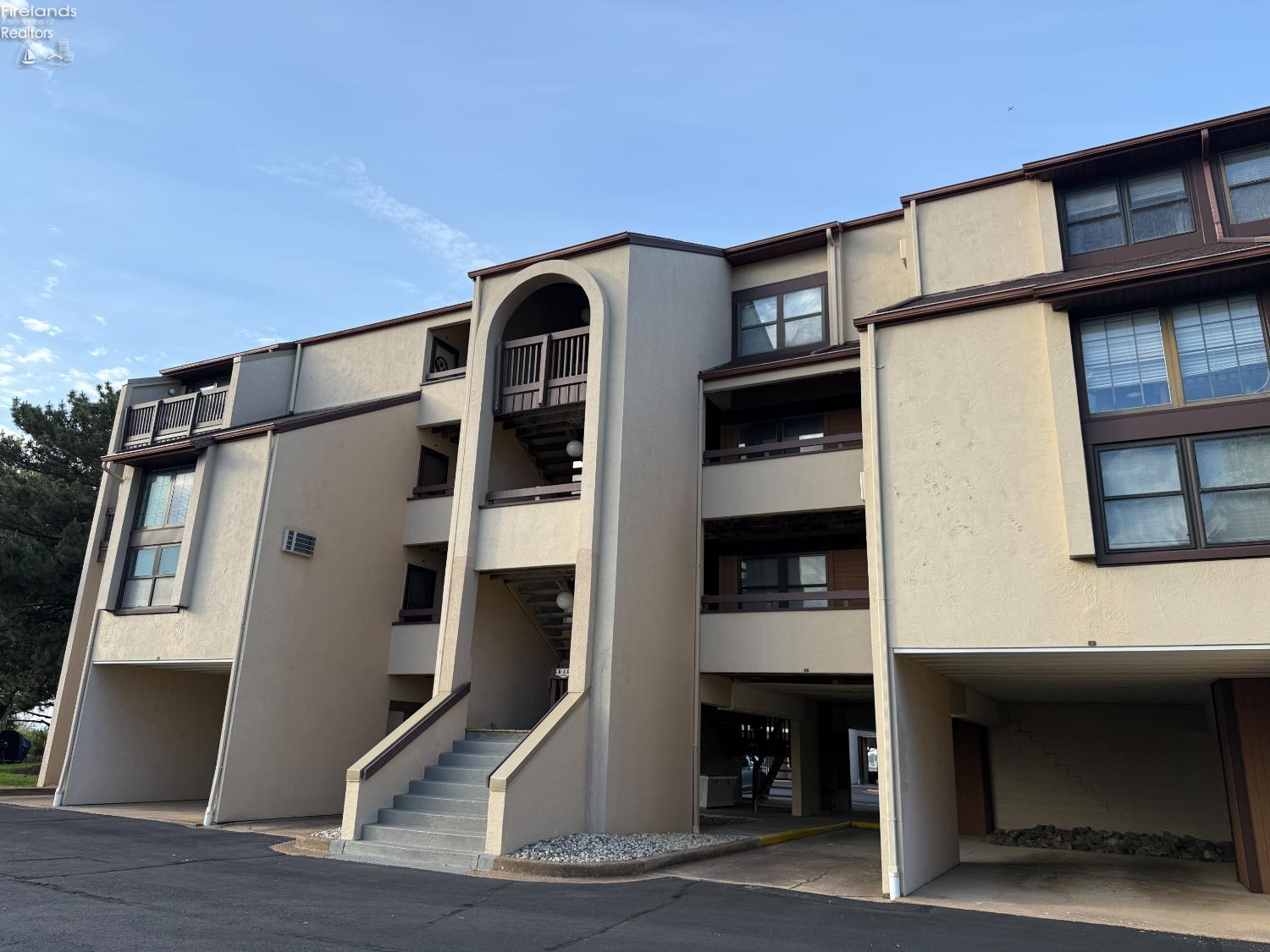 1801 E Perry Street 10