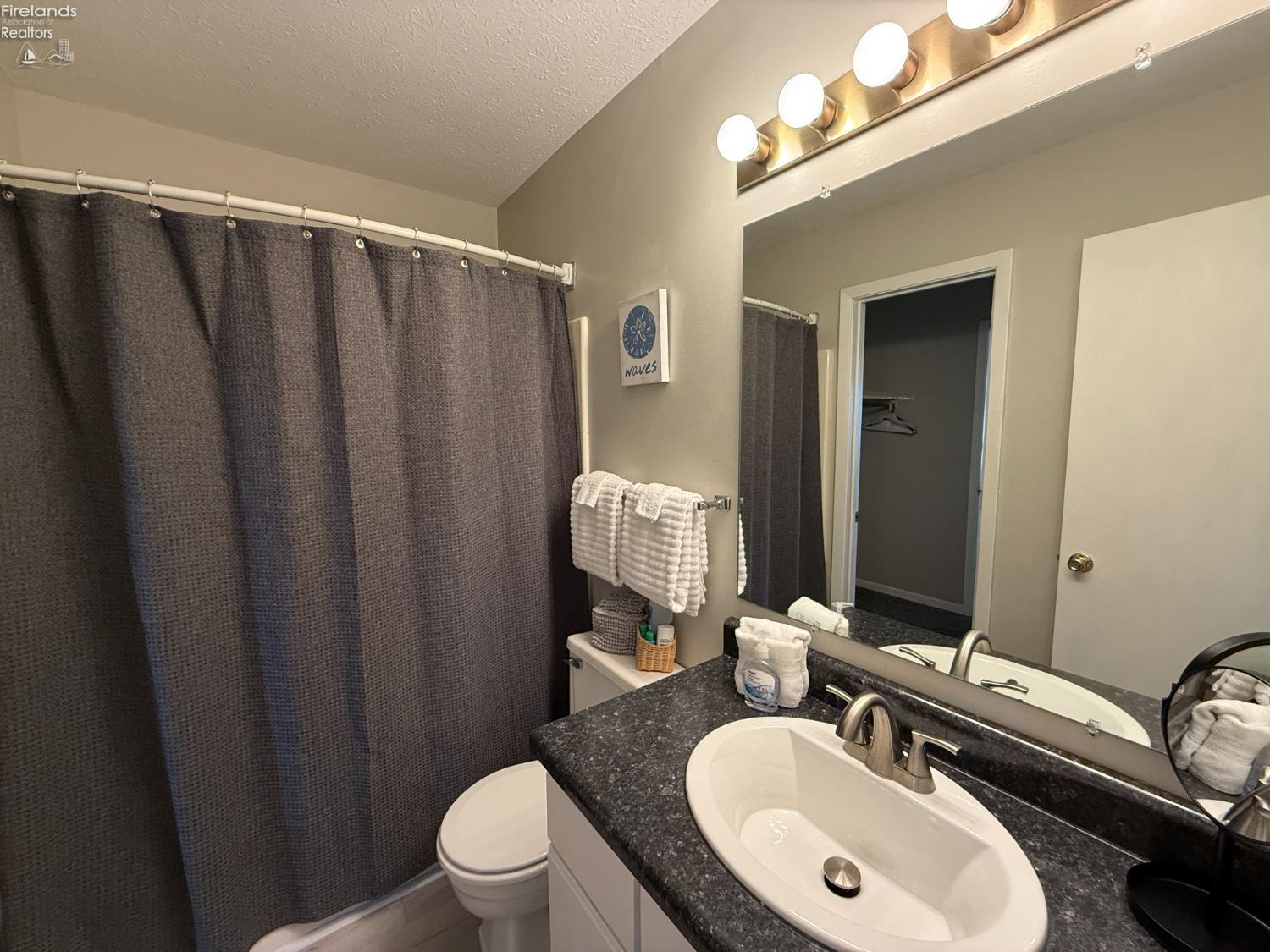 1801 E Perry Street 10