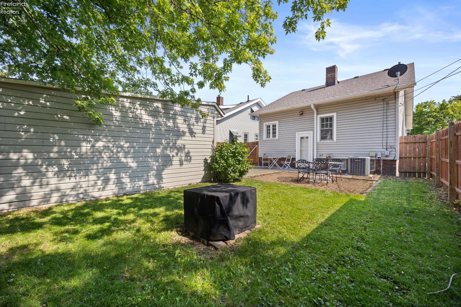16602 Dartmouth Ave