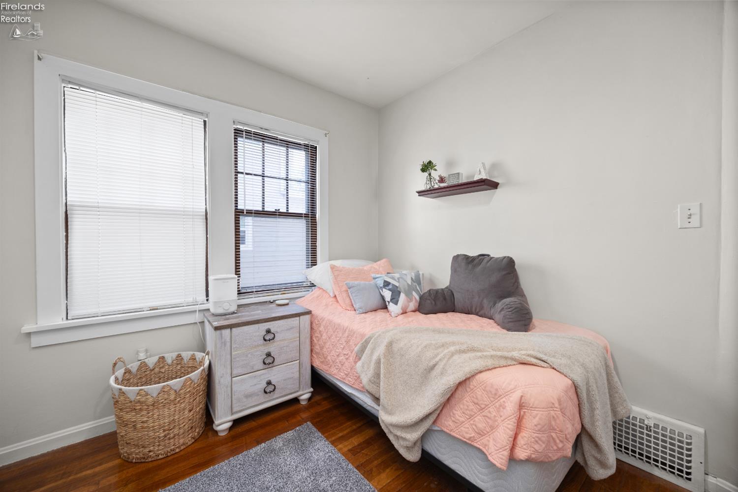 16602 Dartmouth Ave