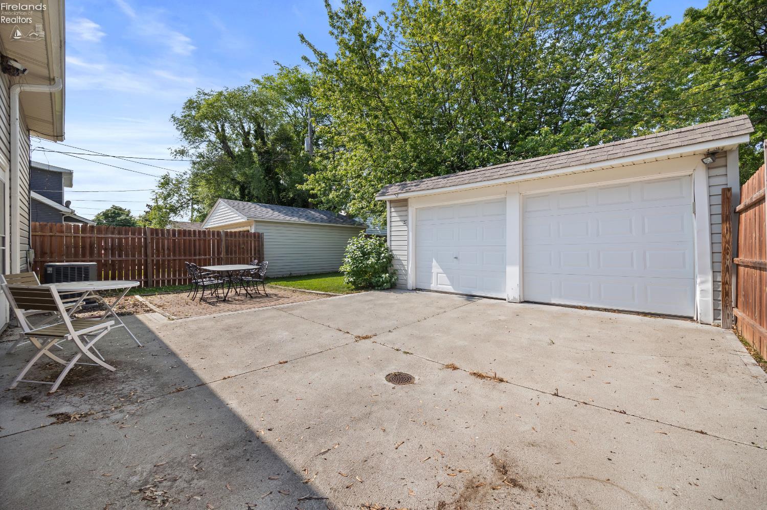 16602 Dartmouth Ave