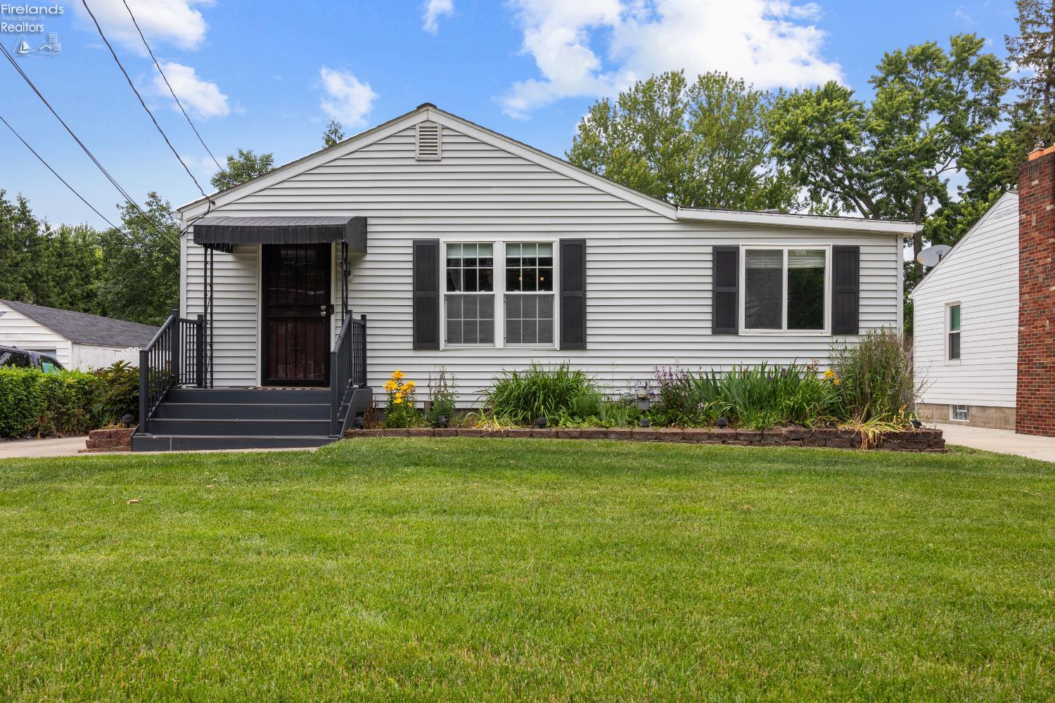 46320 Middle Ridge Rd.