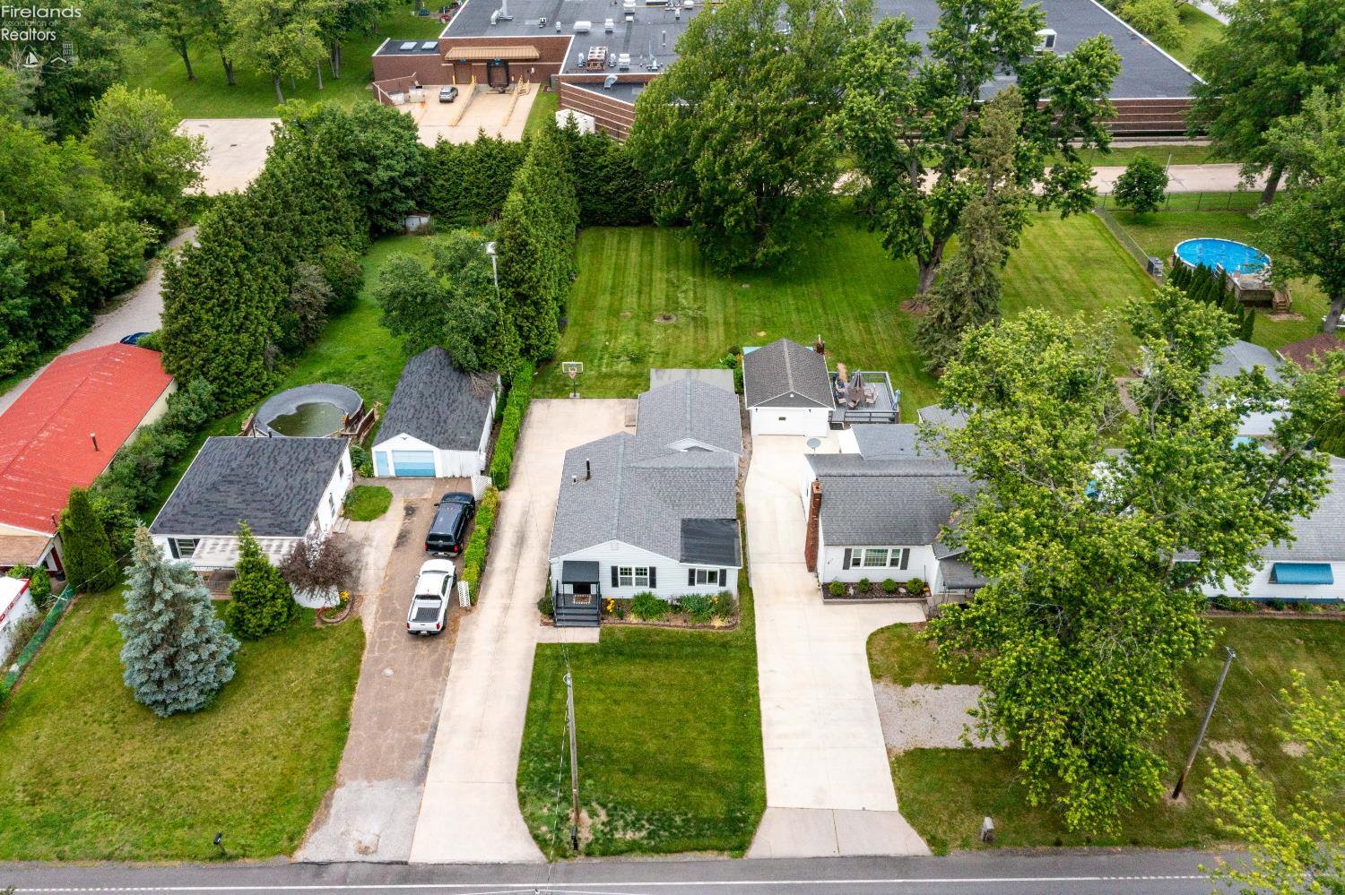 46320 Middle Ridge Rd.