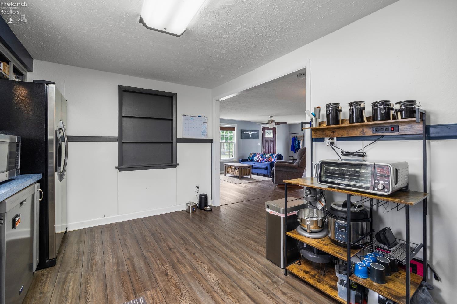 46320 Middle Ridge Rd.