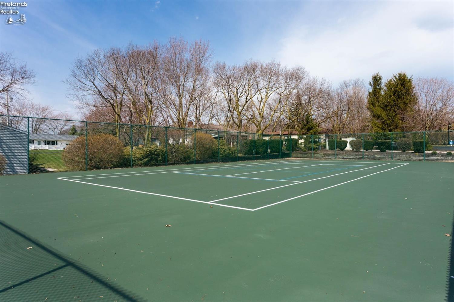 10654 E Bayshore Road 85