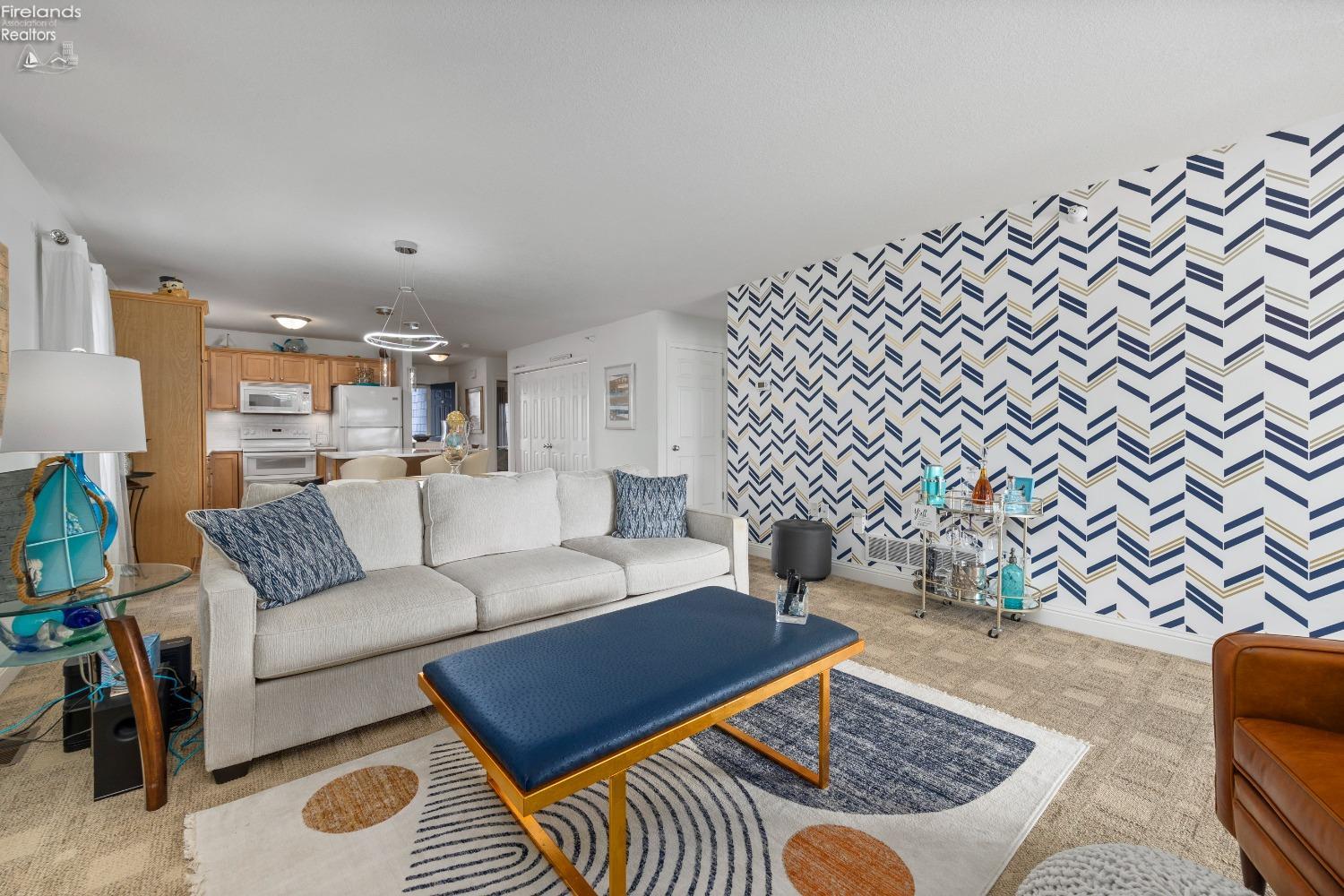 10654 E Bayshore Road 85