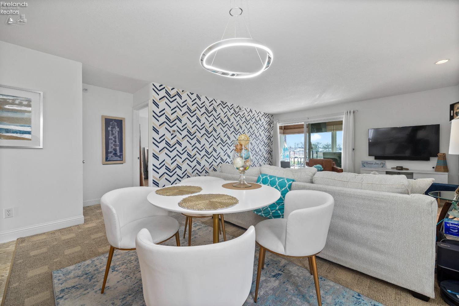 10654 E Bayshore Road 85