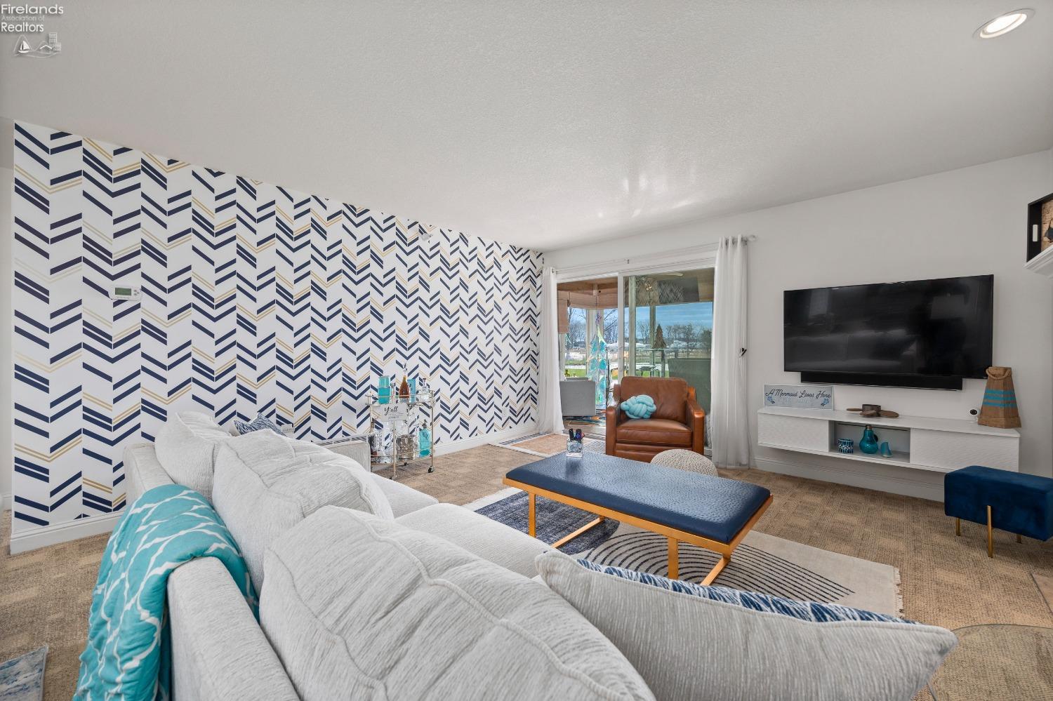 10654 E Bayshore Road 85