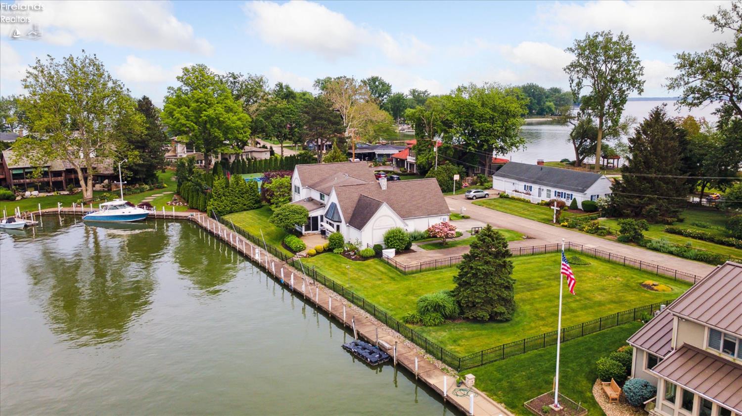 129 Bay Shore Drive