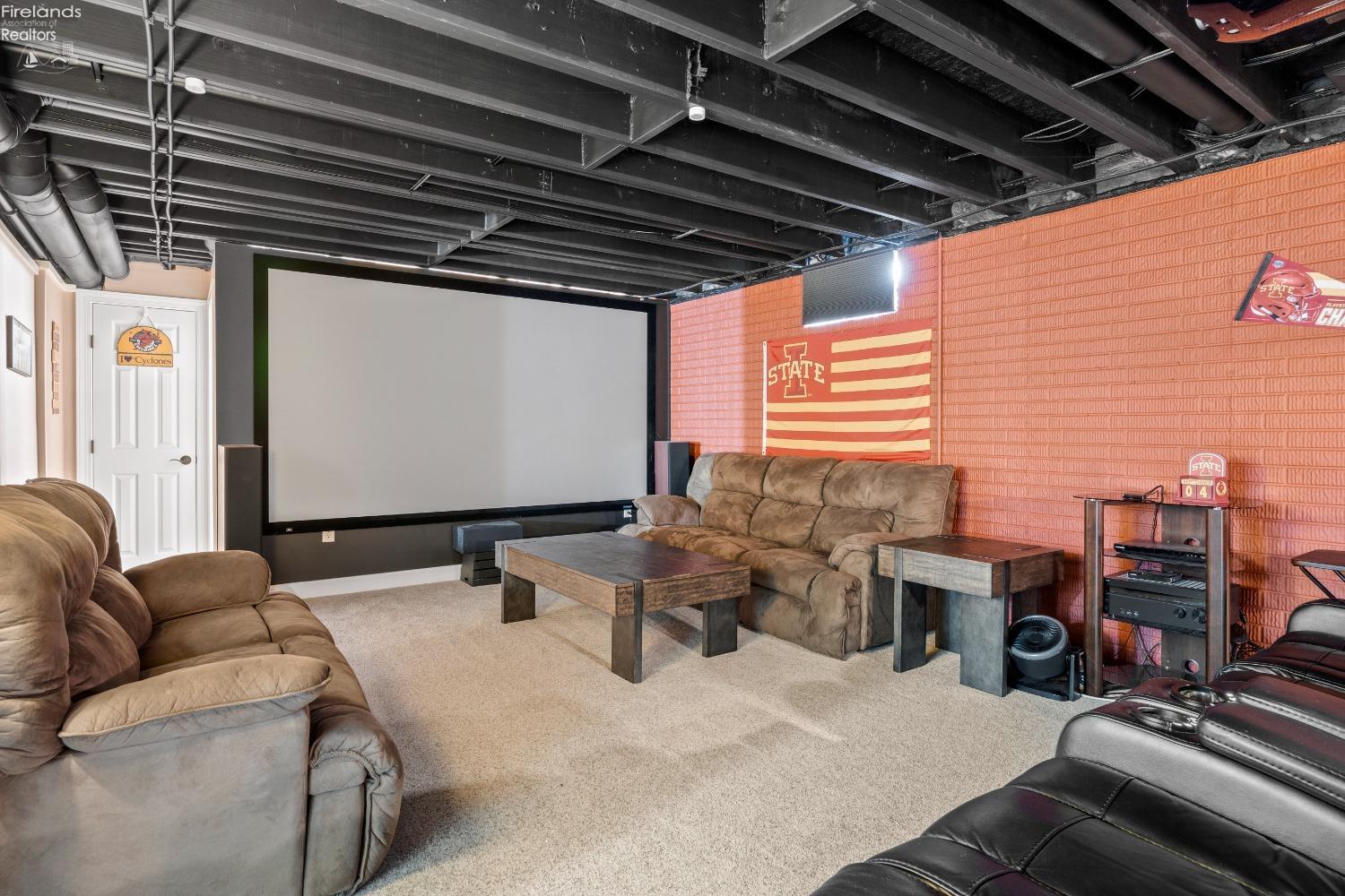 5367 Walls Channel Drive