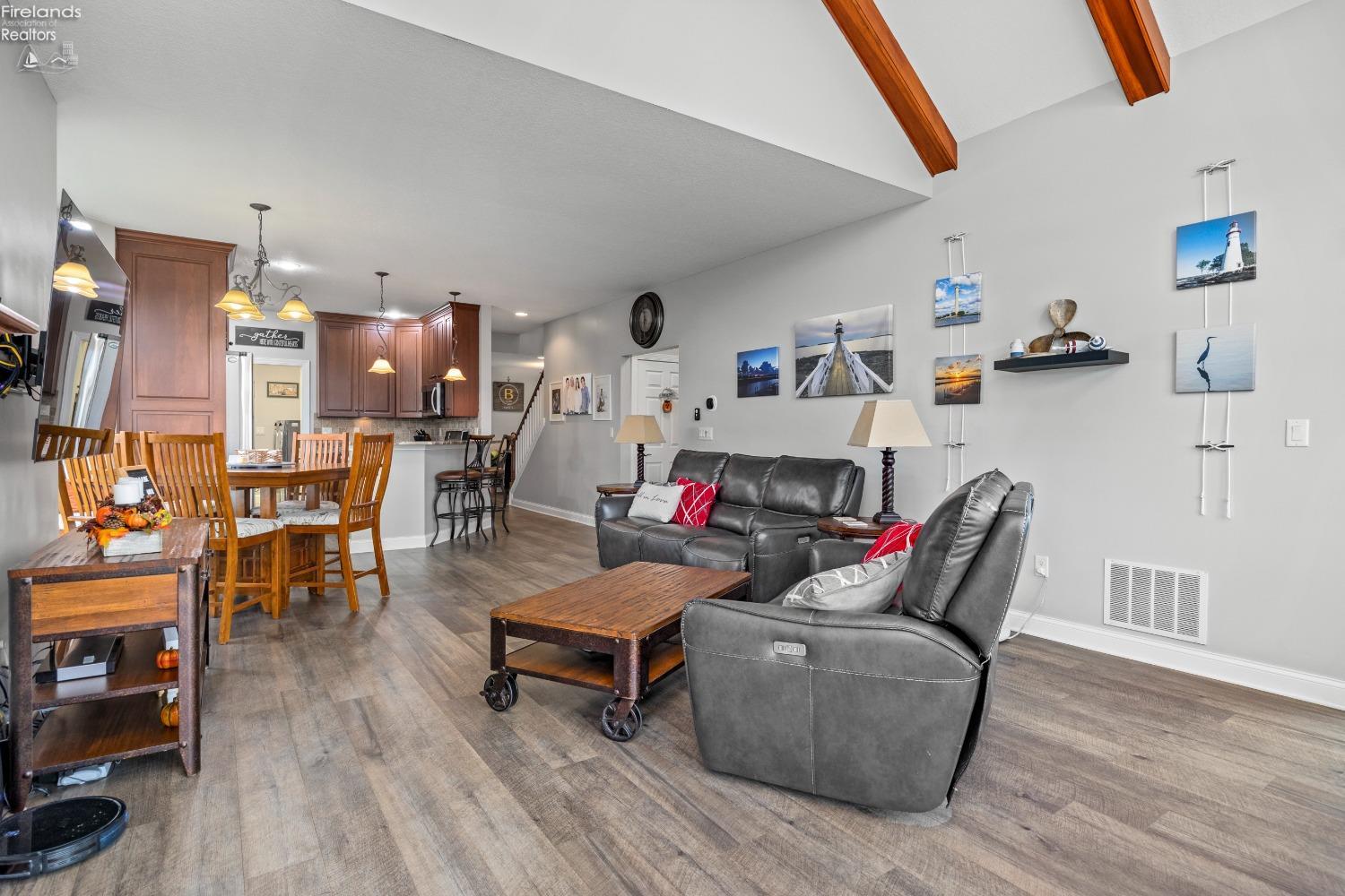 5367 Walls Channel Drive