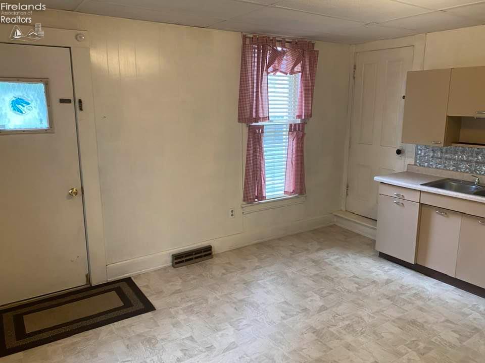 38 42 N Washington Street