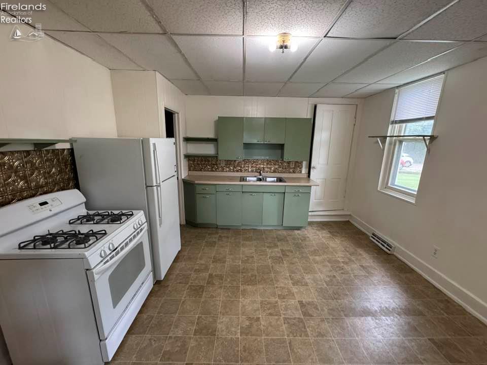 38 42 N Washington Street