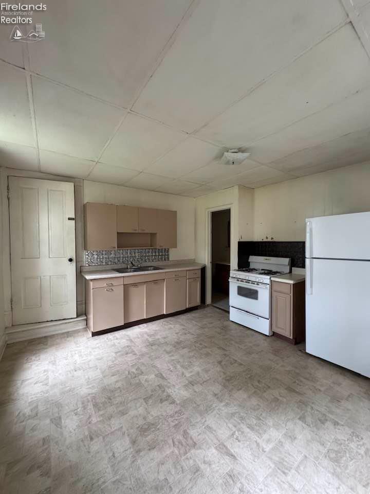 38 42 N Washington Street