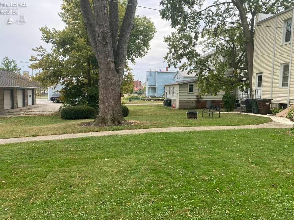 38 42 N Washington Street