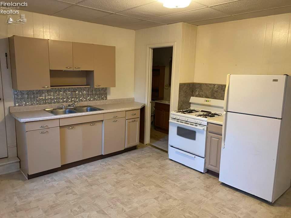 38 42 N Washington Street