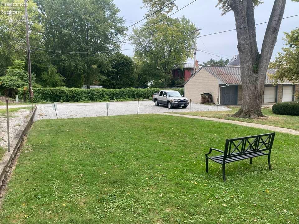 38 42 N Washington Street