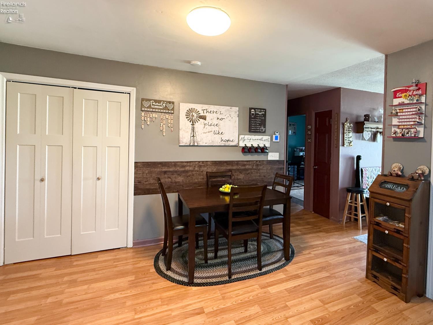 154 N State Route 587