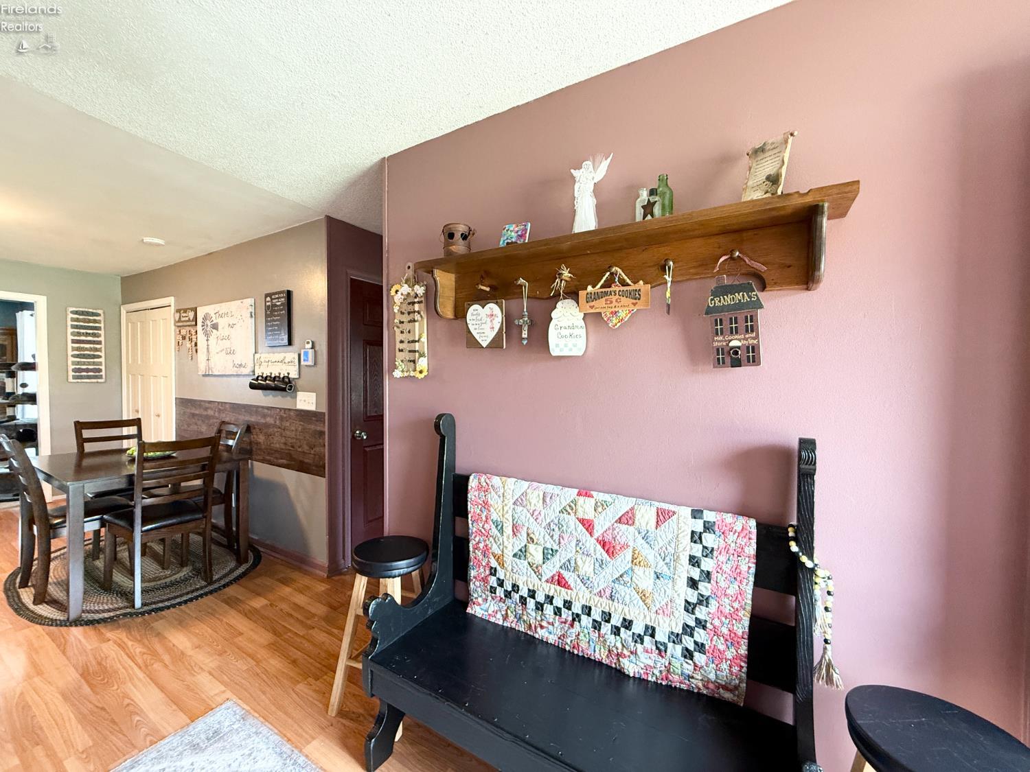 154 N State Route 587