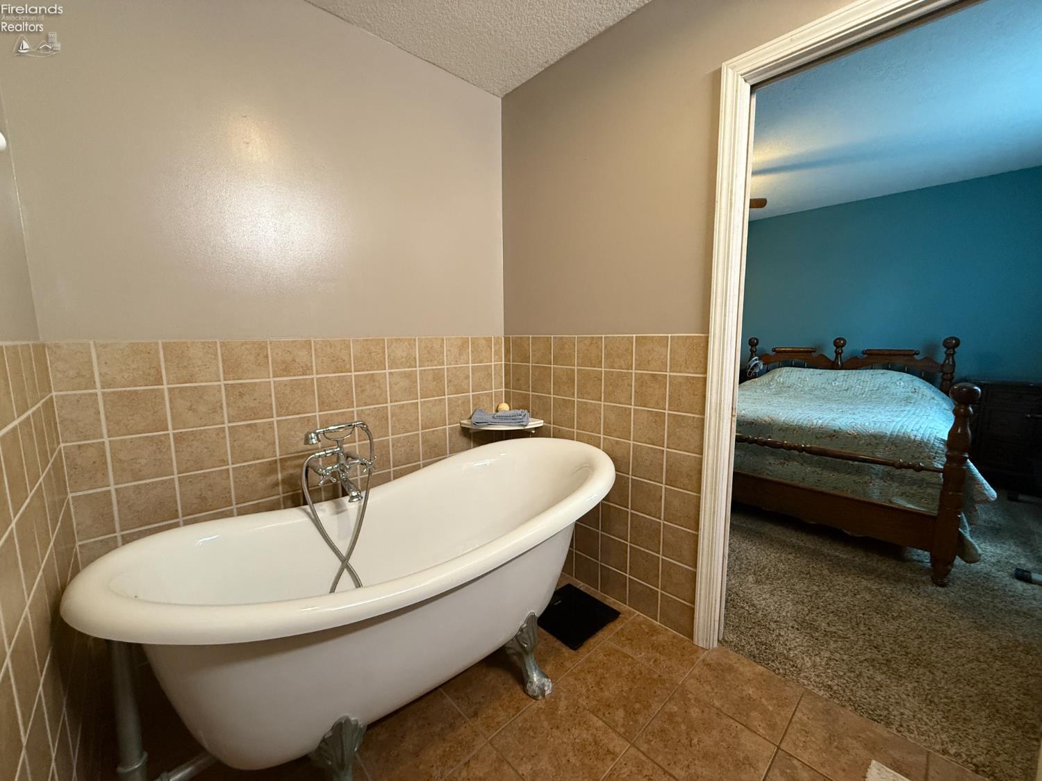 154 N State Route 587