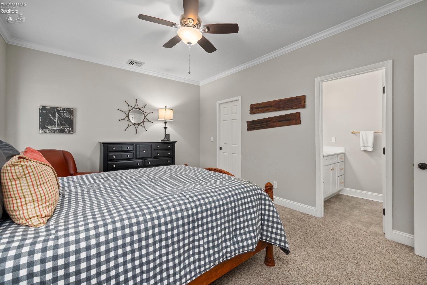 313 Lighthouse Oval