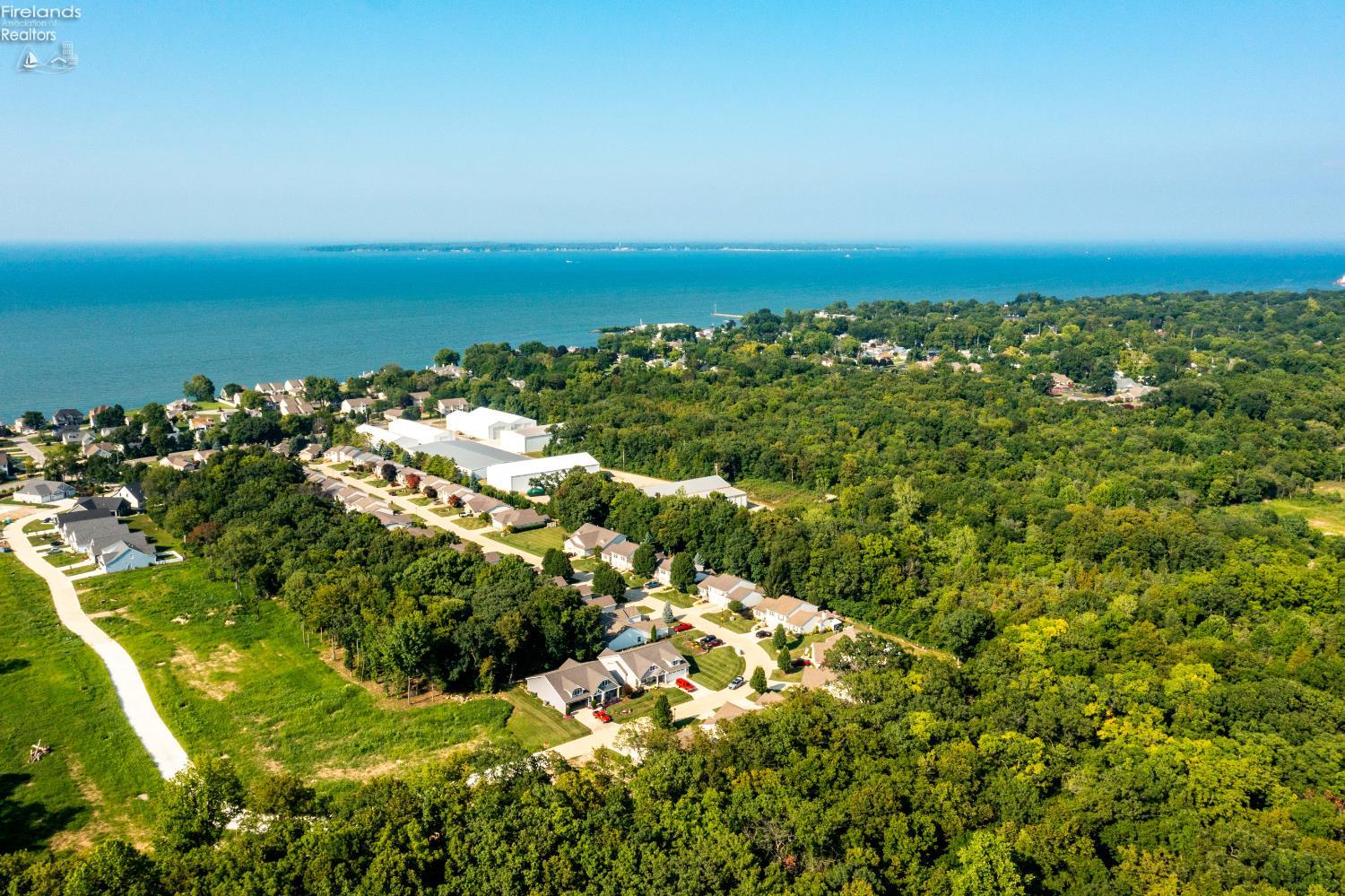 313 Lighthouse Oval