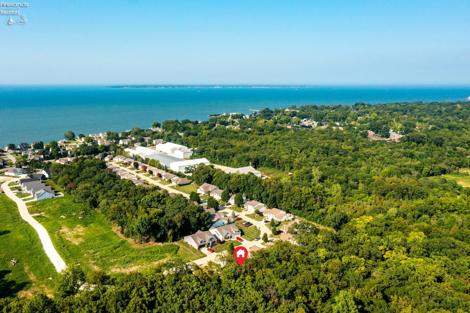 313 Lighthouse Oval