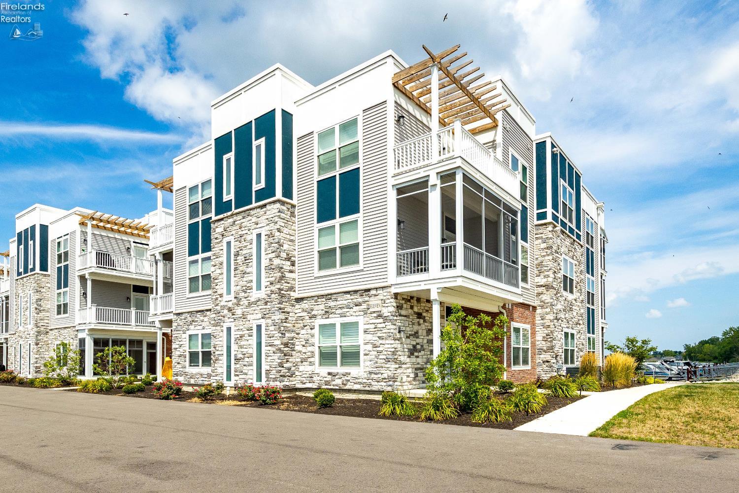 2729 S Harbor Bay Drive