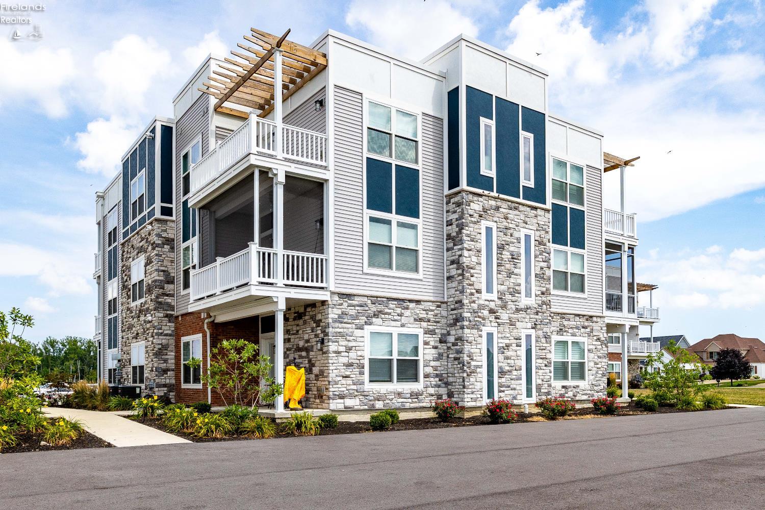 2729 S Harbor Bay Drive