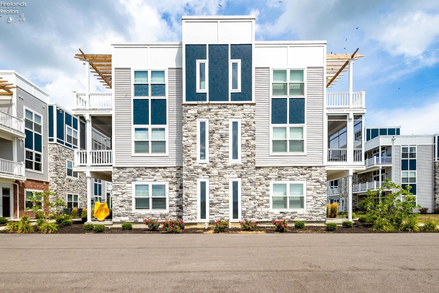 2729 S Harbor Bay Drive