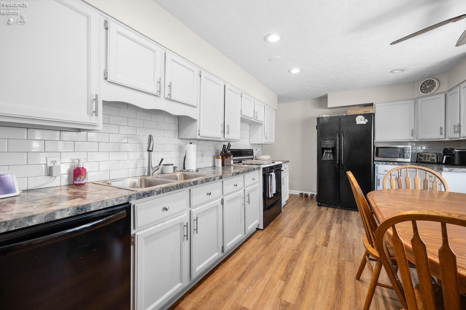 154 Oakwood Dr.
