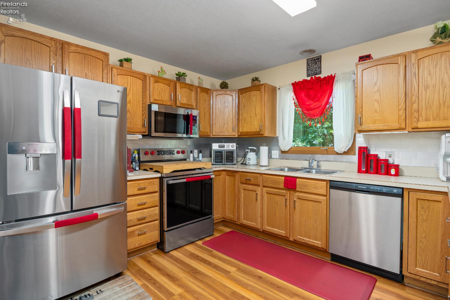 5107 Edgewood Dr
