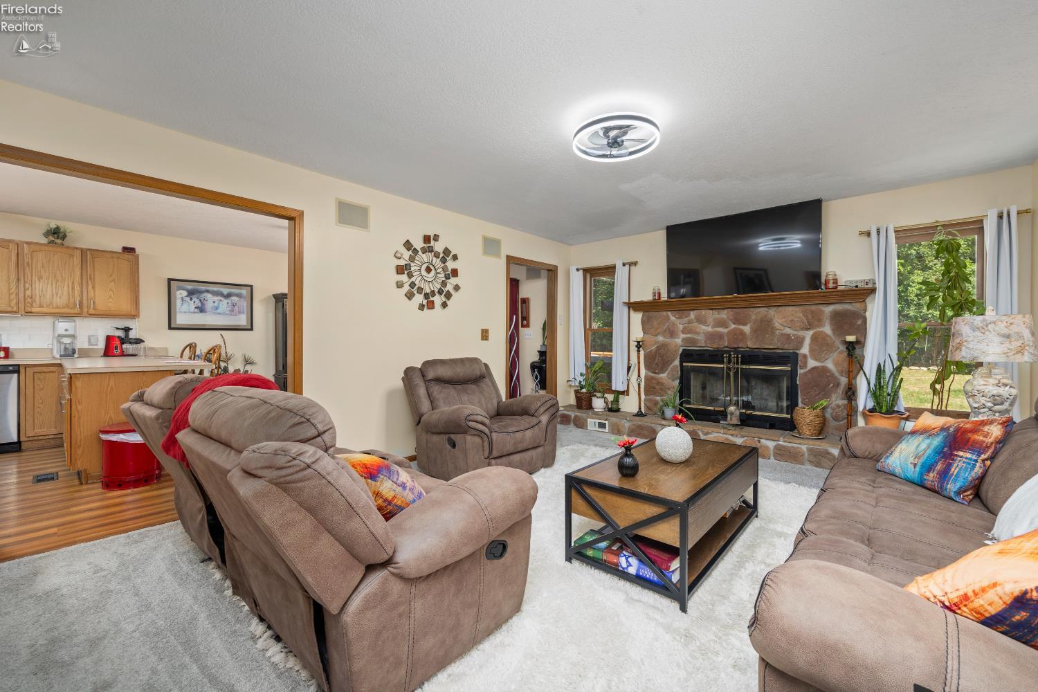 5107 Edgewood Dr