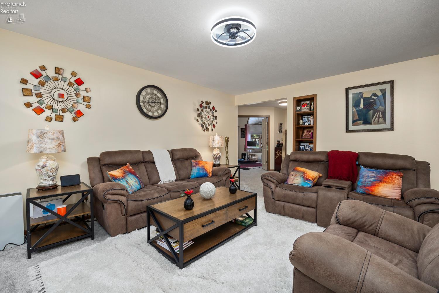 5107 Edgewood Dr