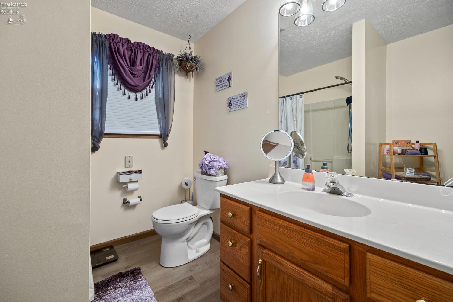 5107 Edgewood Dr
