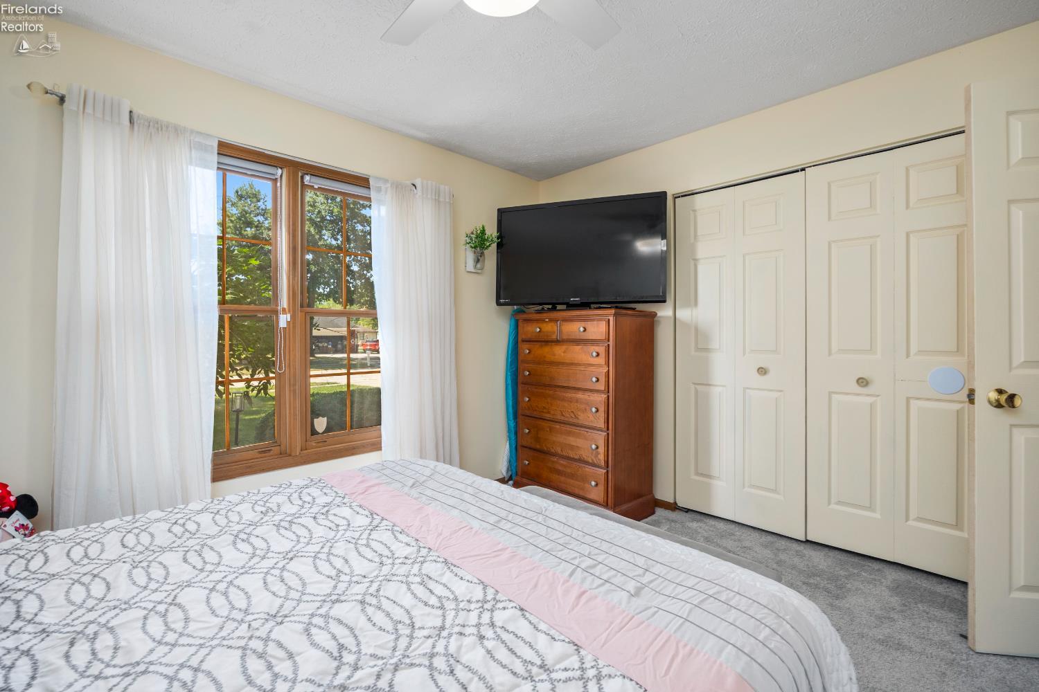 5107 Edgewood Dr