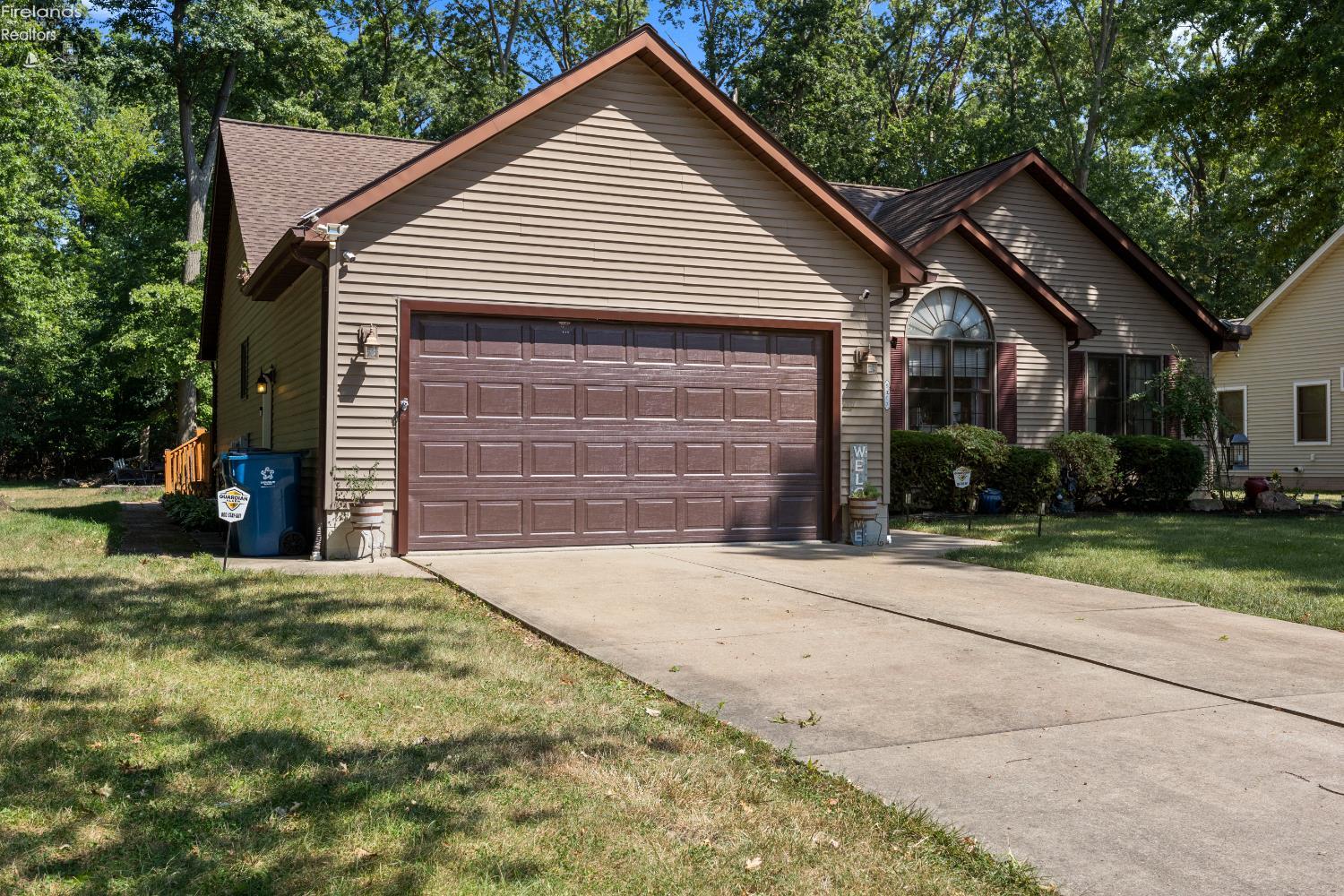 5107 Edgewood Dr