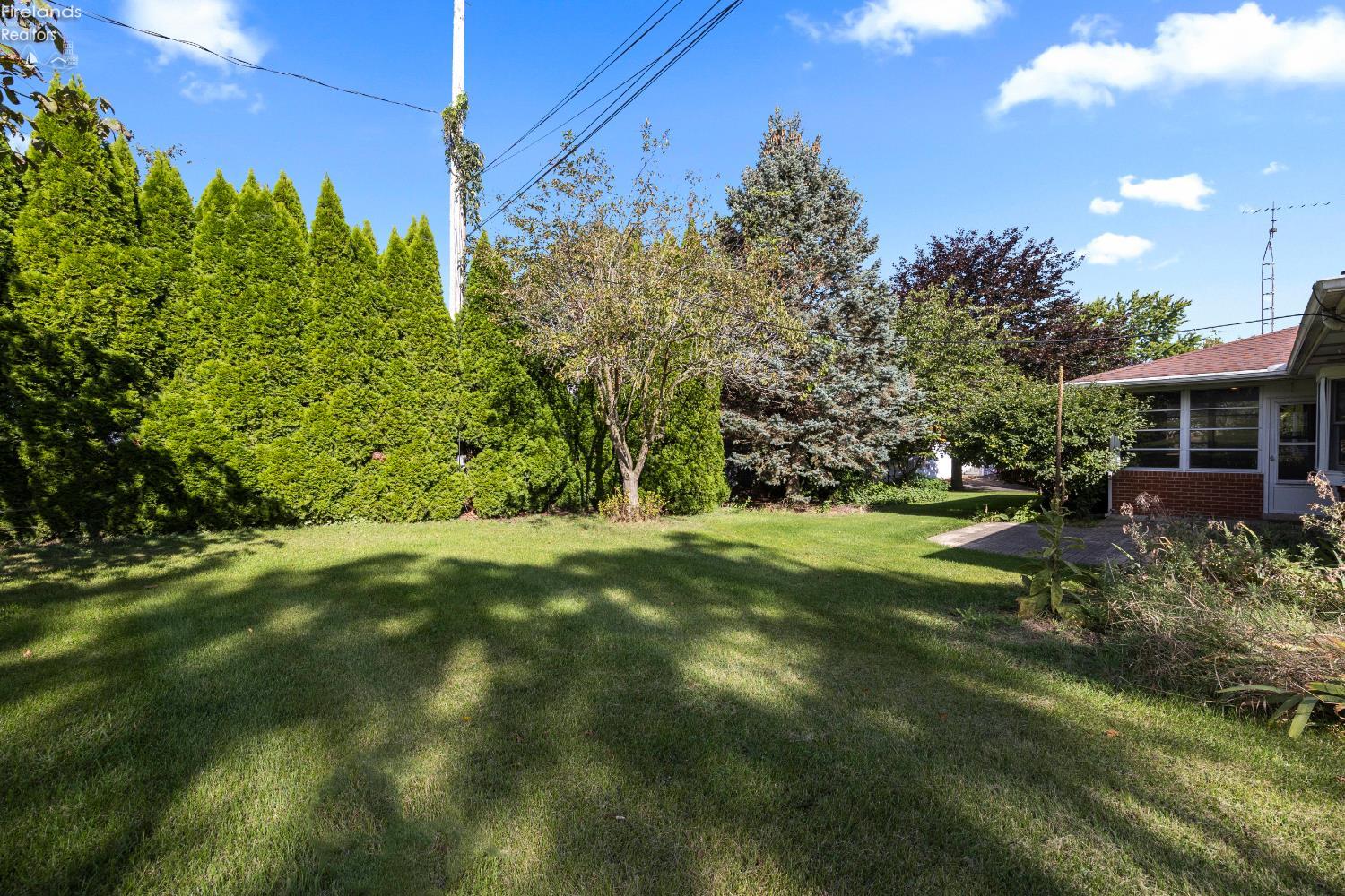 718 Vine Avenue