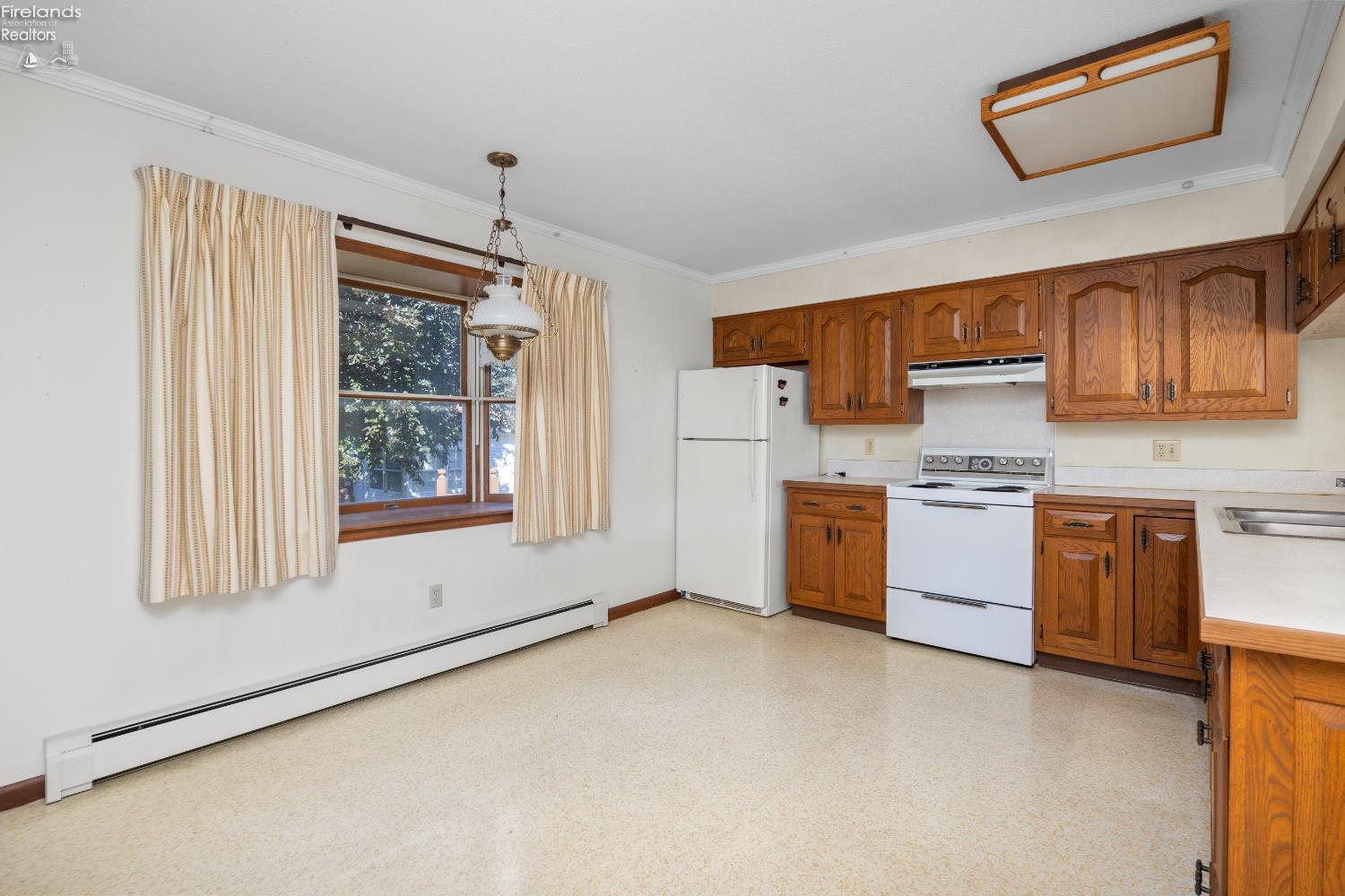 718 Vine Avenue