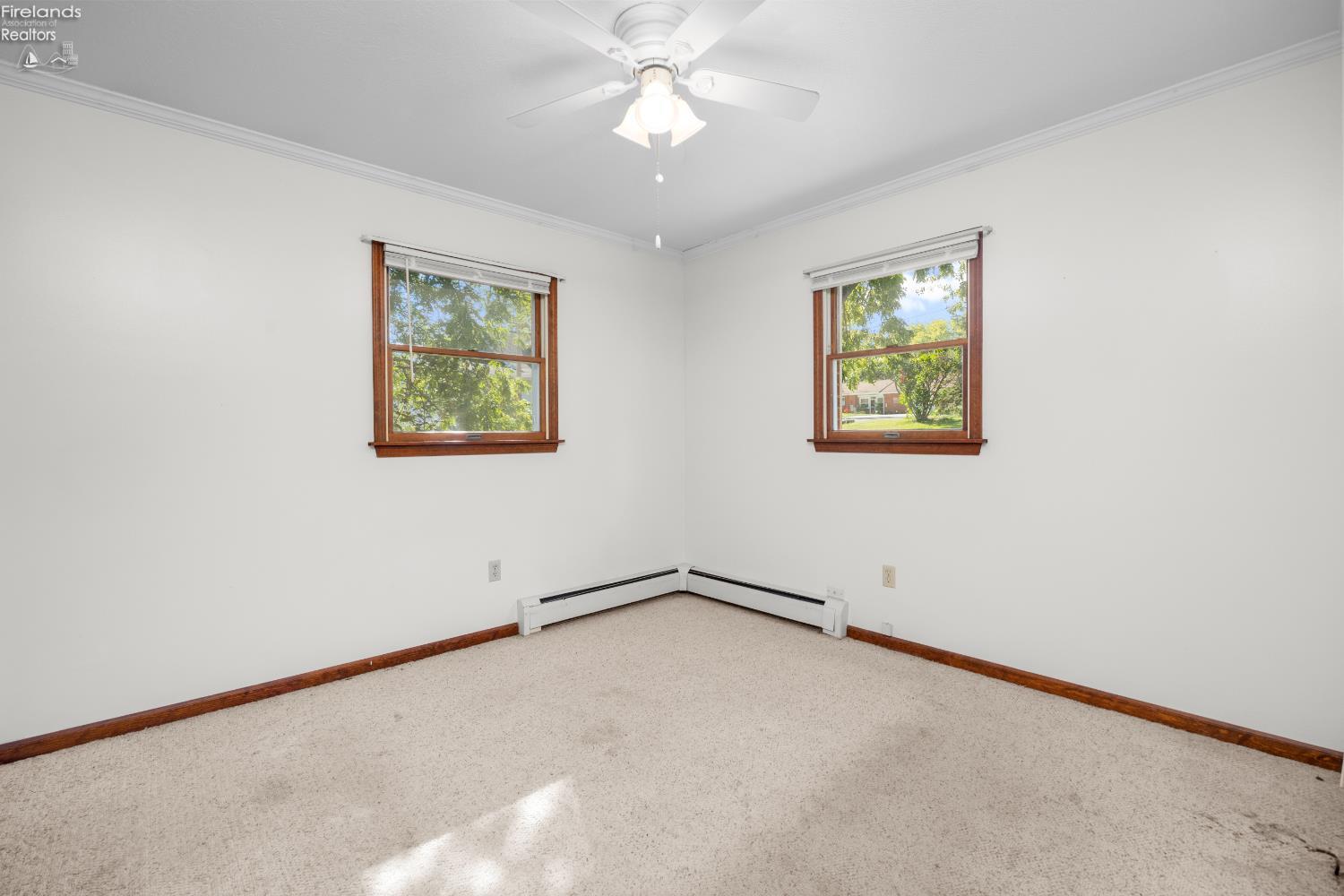 718 Vine Avenue