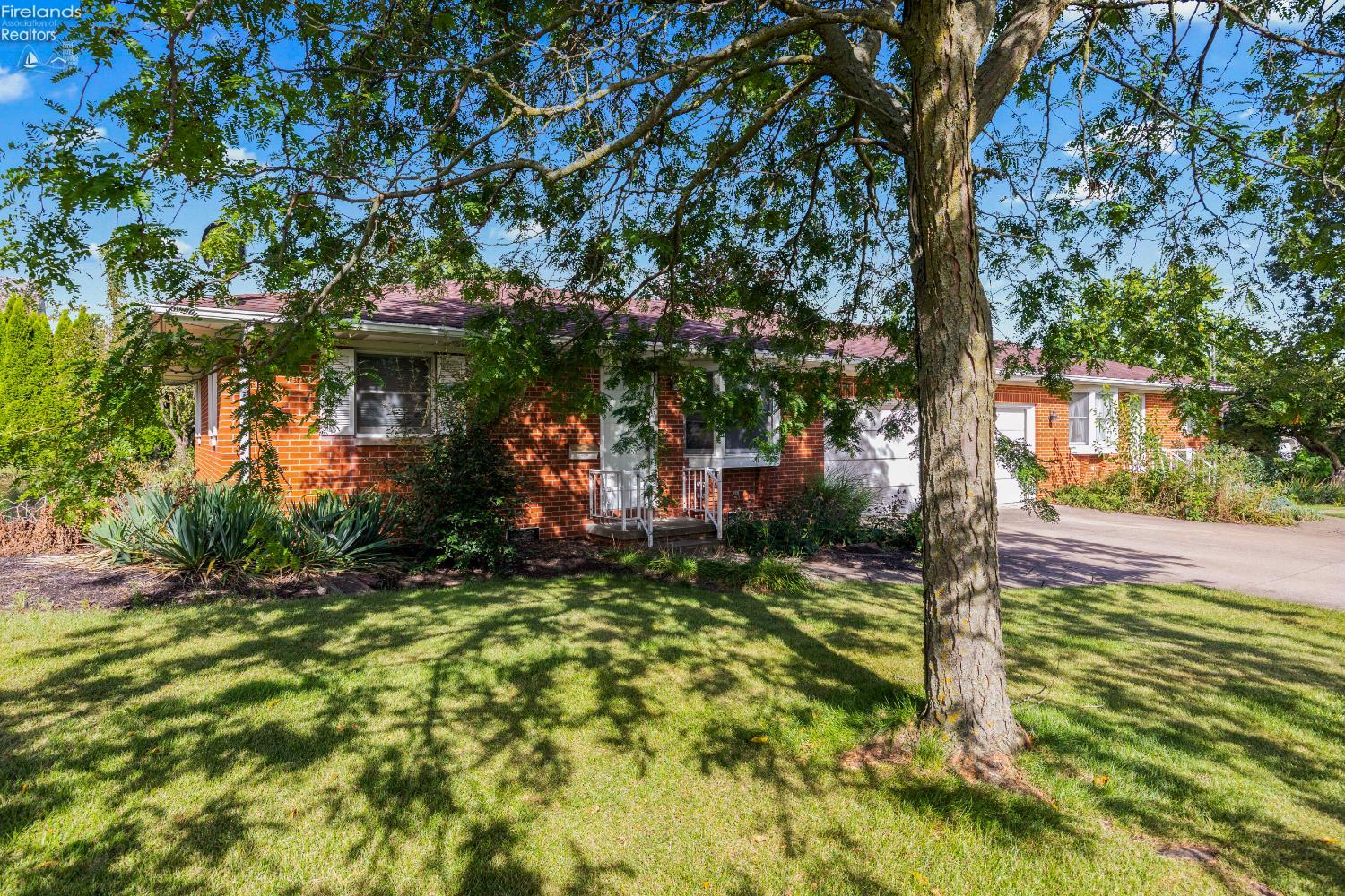 718 Vine Avenue