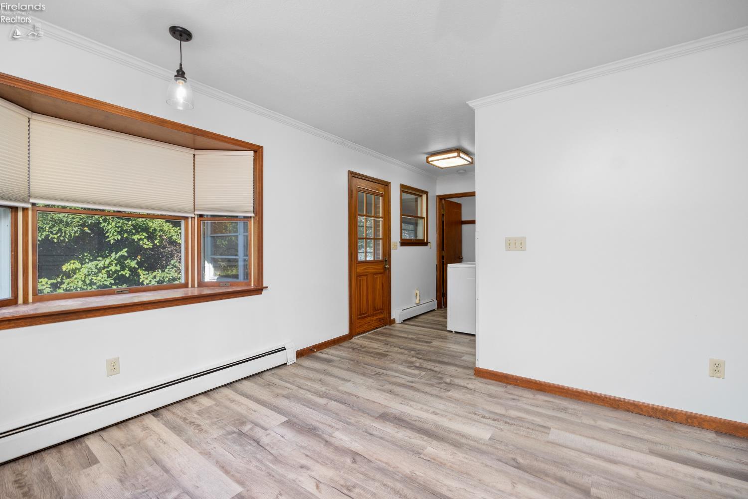 718 Vine Avenue