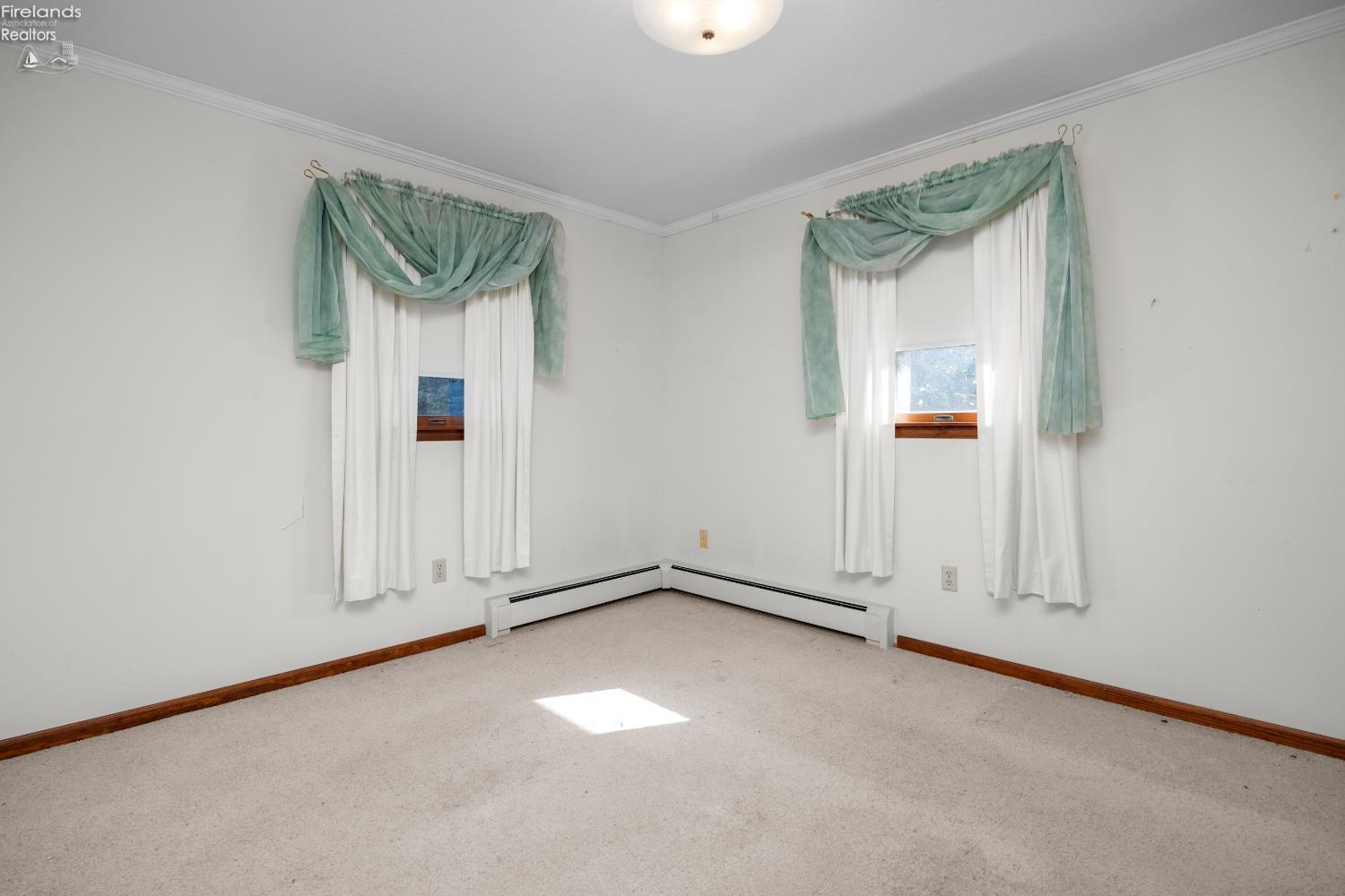 718 Vine Avenue