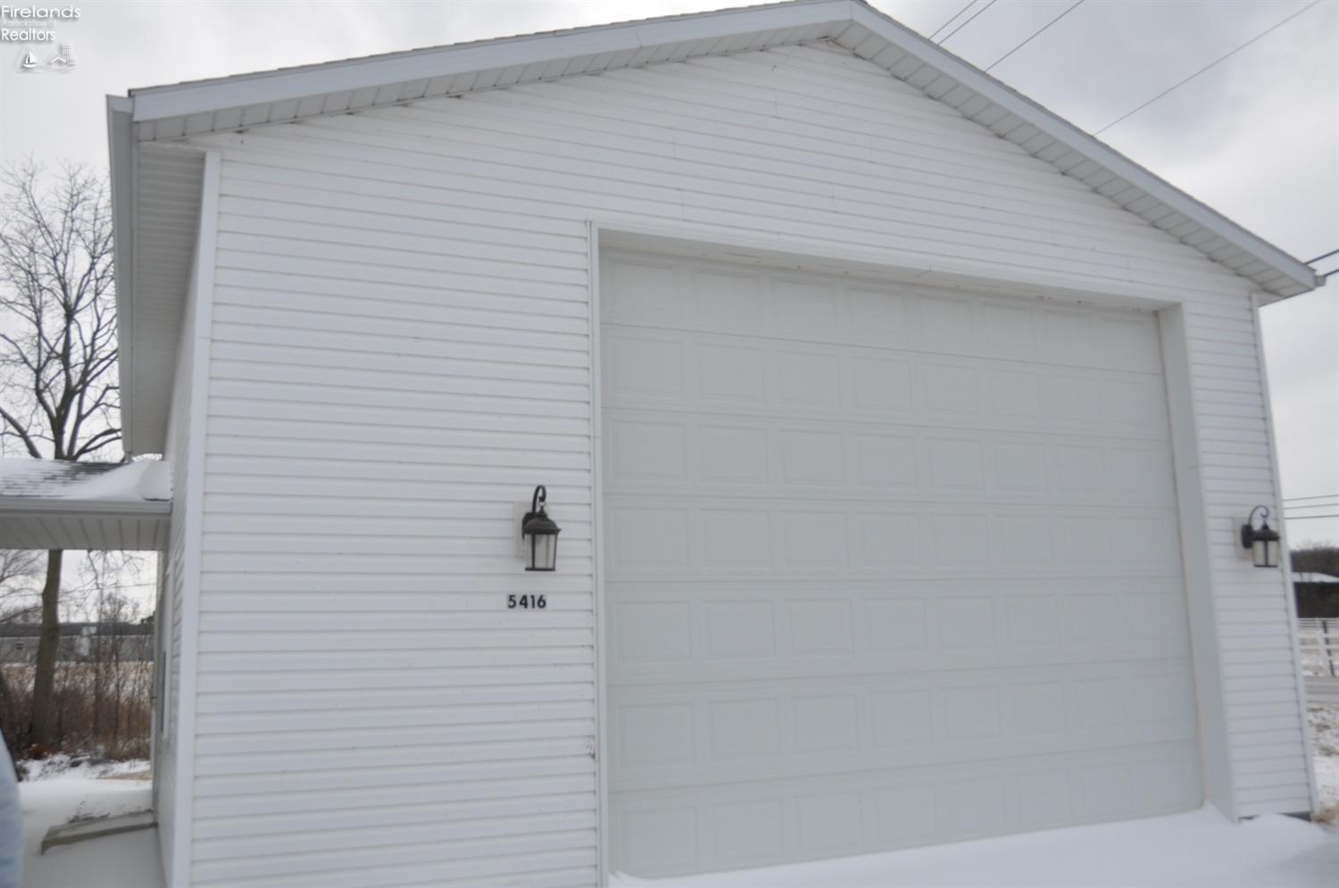 5416 E Channel Drive