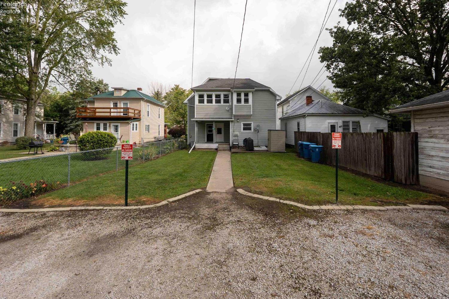 1207 1207 1/2 Garrison Street