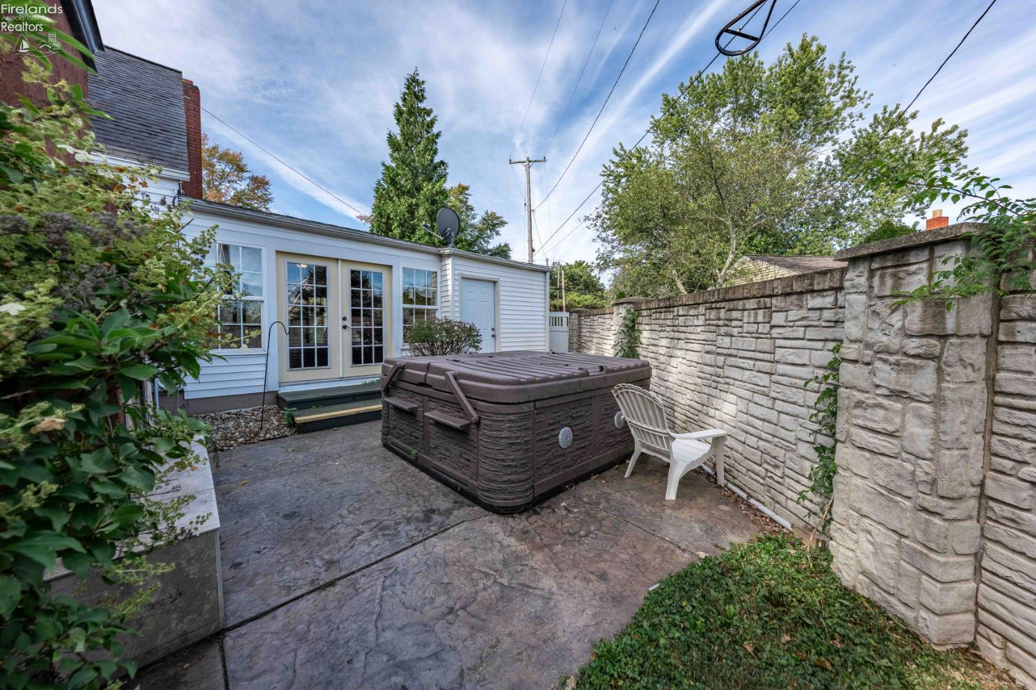 1003 Cleveland Road