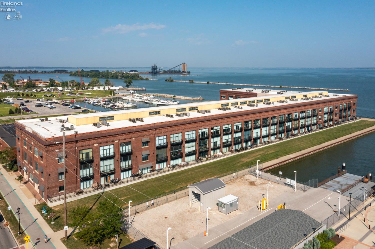 401 W Shoreline Drive 267