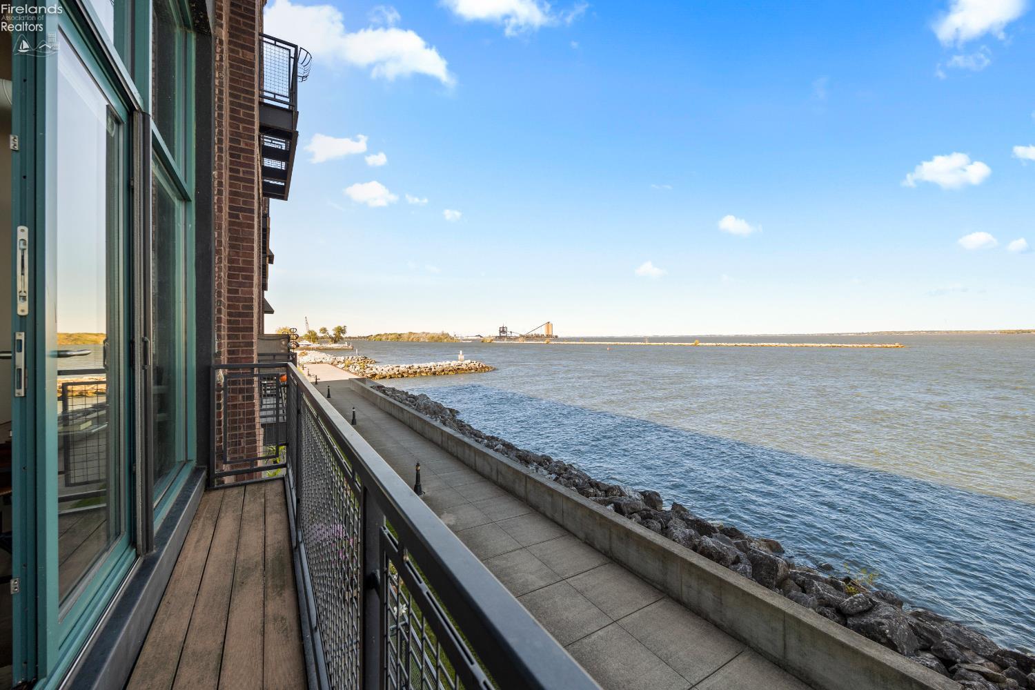 401 W Shoreline Drive 267