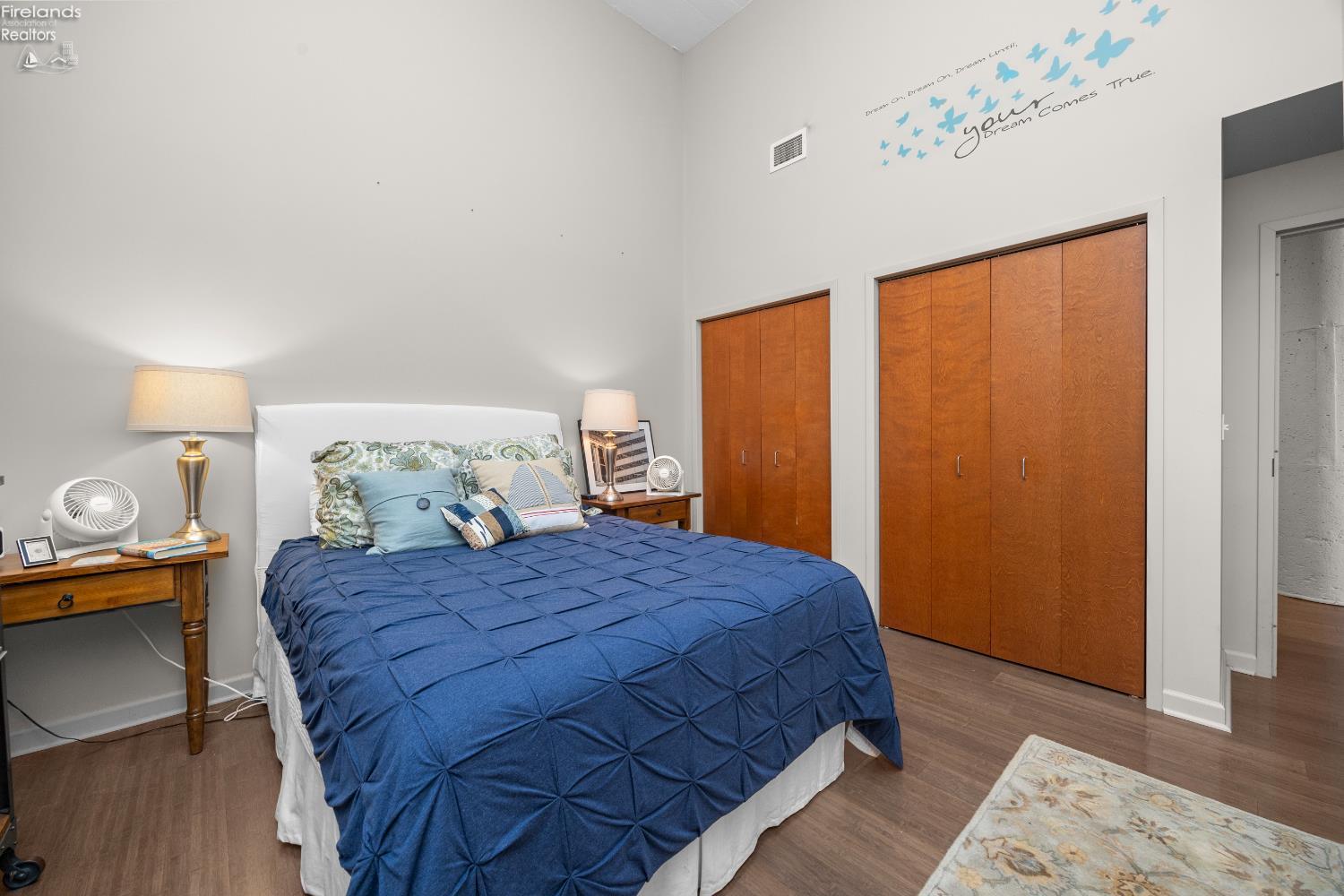 401 W Shoreline Drive 267